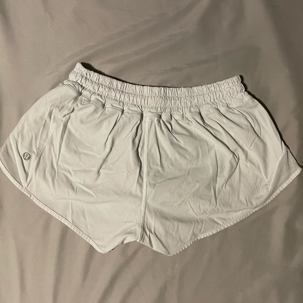Lululemon Hotty Hot Shorts 2.5”